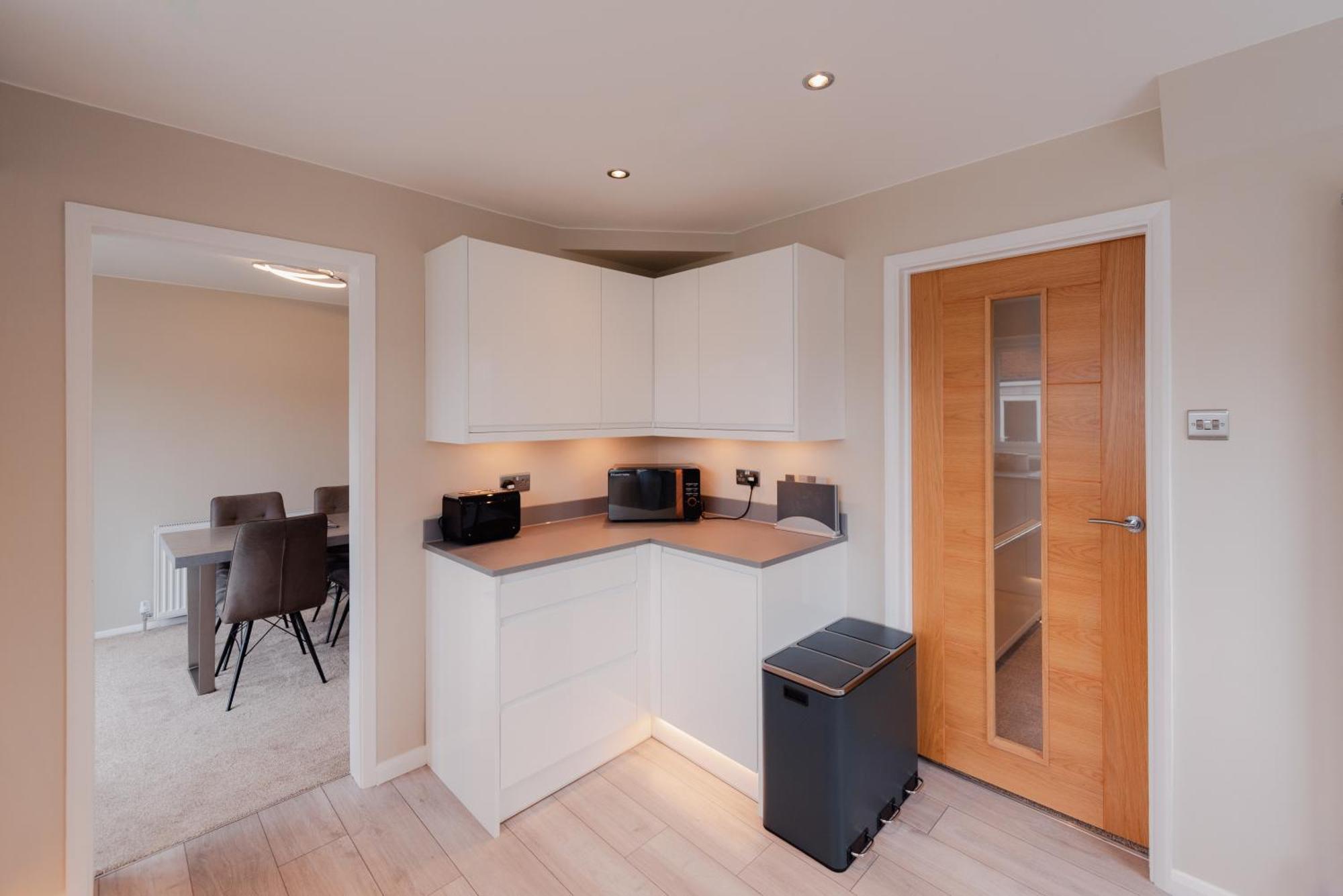 Luxury Recently Renovated 3 Bedroom Home In Sandwich Kent Bagian luar foto
