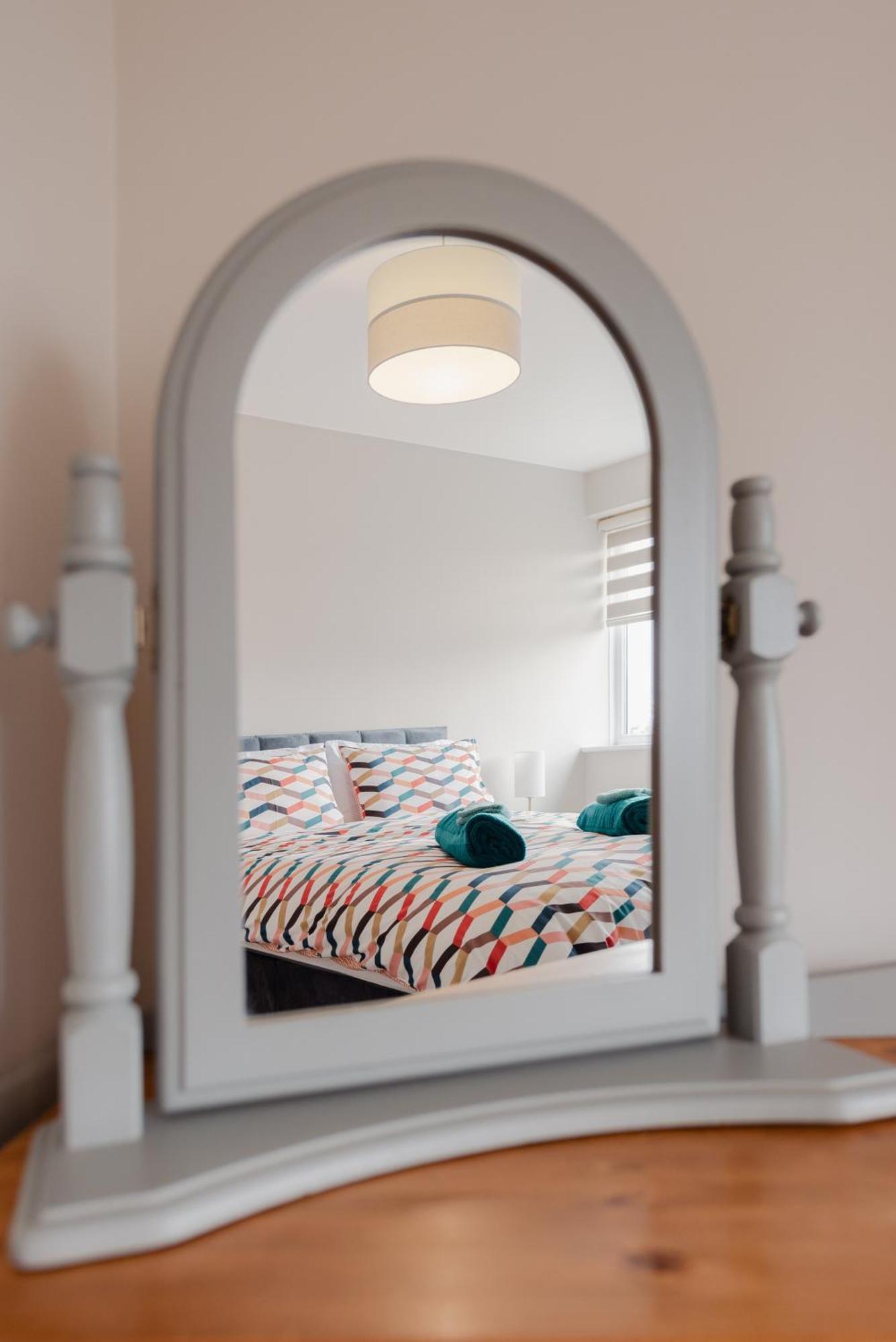 Luxury Recently Renovated 3 Bedroom Home In Sandwich Kent Bagian luar foto