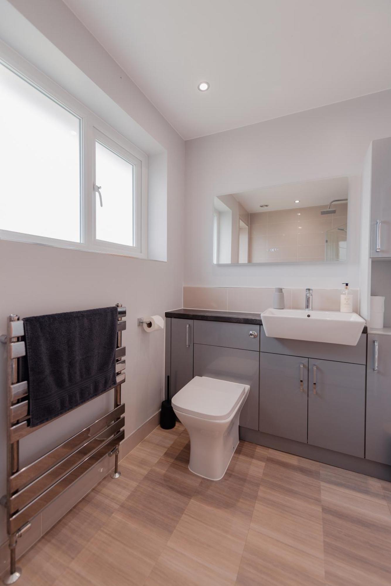 Luxury Recently Renovated 3 Bedroom Home In Sandwich Kent Bagian luar foto