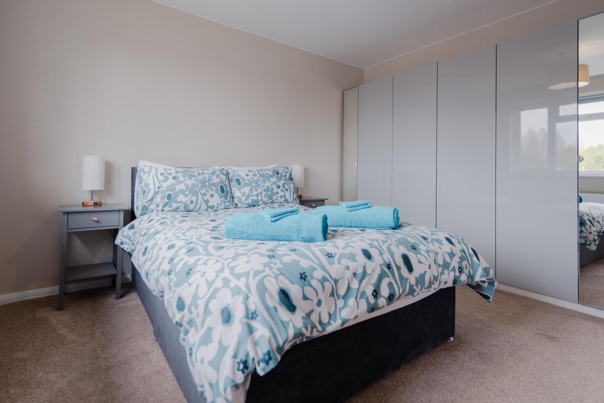 Luxury Recently Renovated 3 Bedroom Home In Sandwich Kent Bagian luar foto