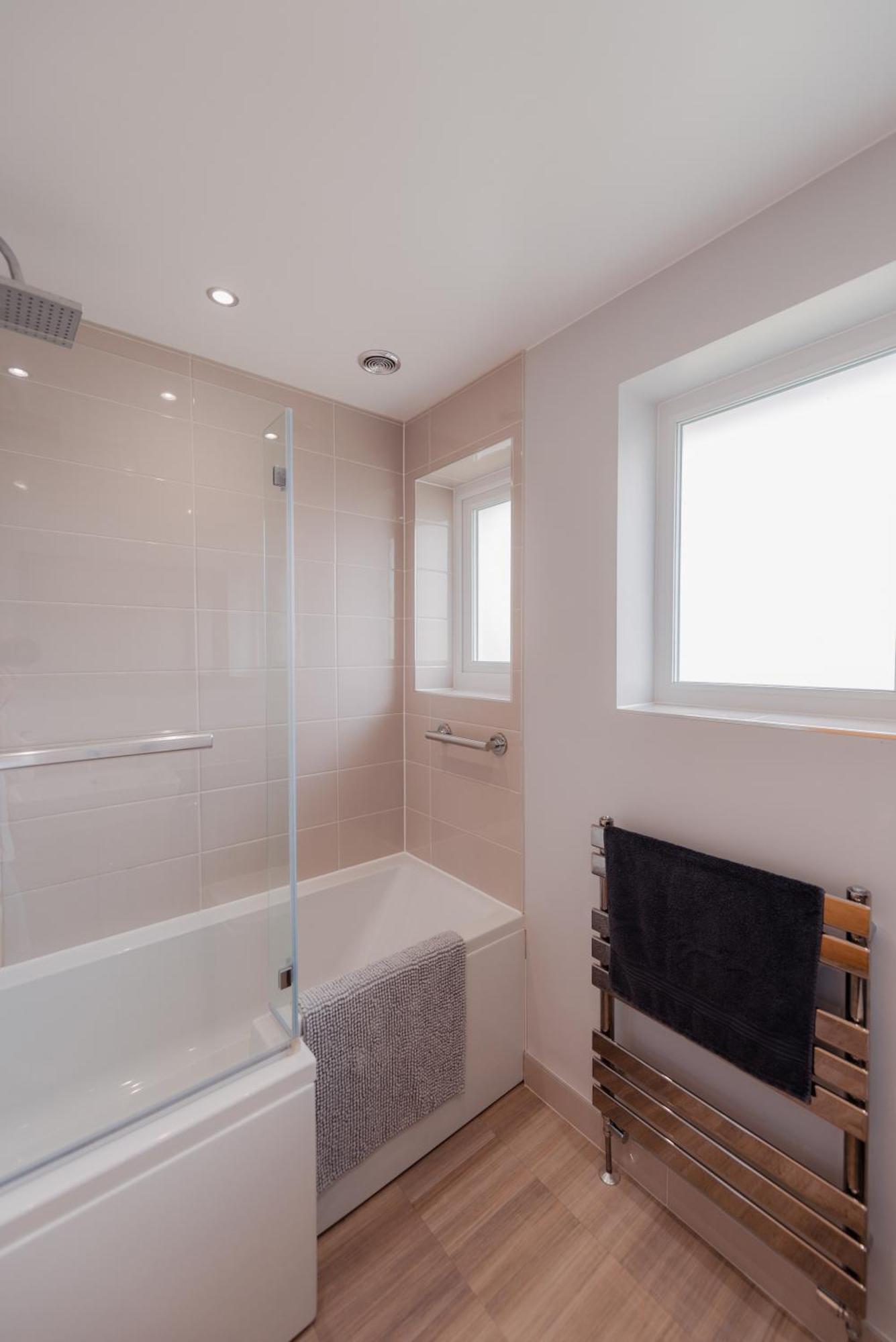 Luxury Recently Renovated 3 Bedroom Home In Sandwich Kent Bagian luar foto