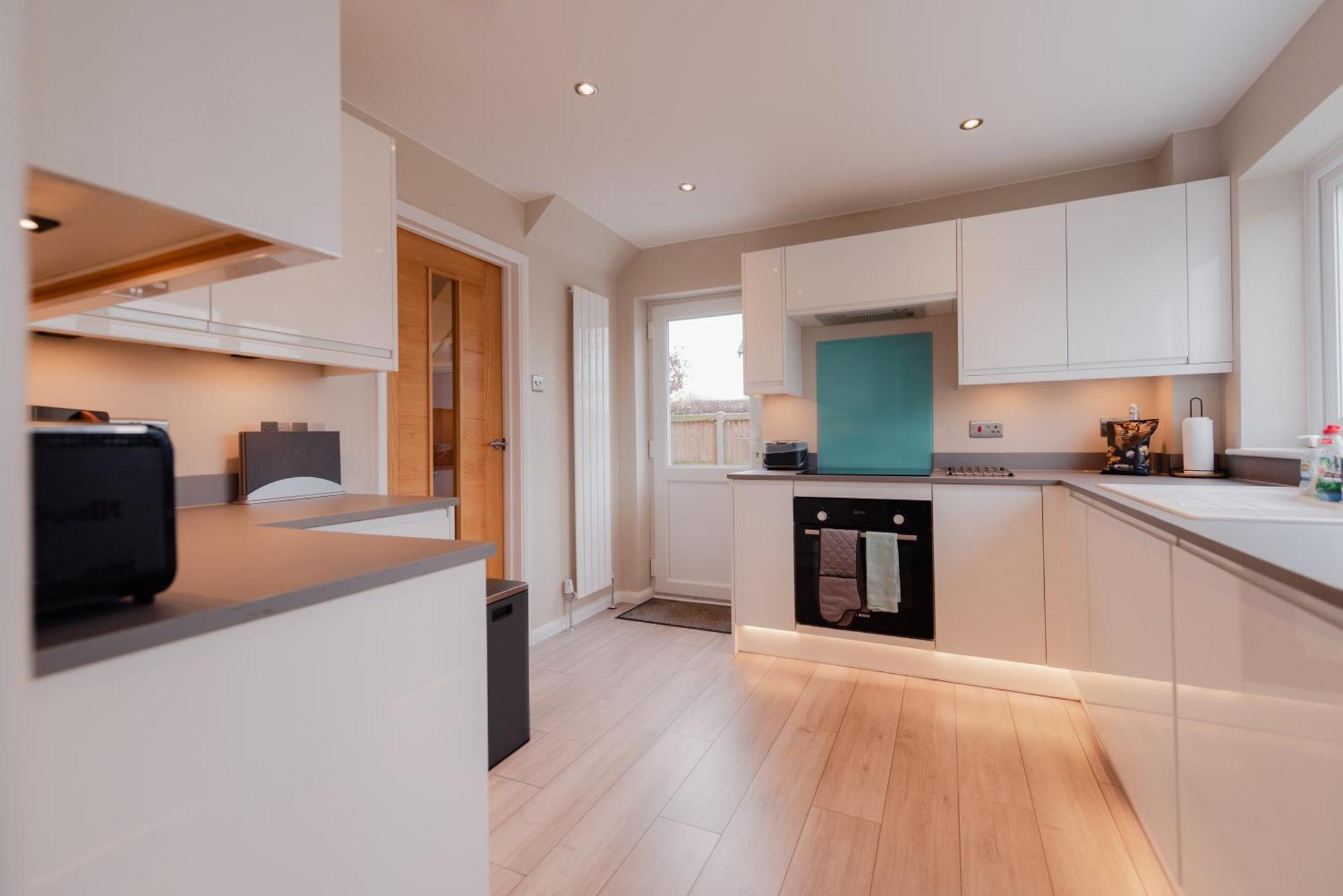 Luxury Recently Renovated 3 Bedroom Home In Sandwich Kent Bagian luar foto